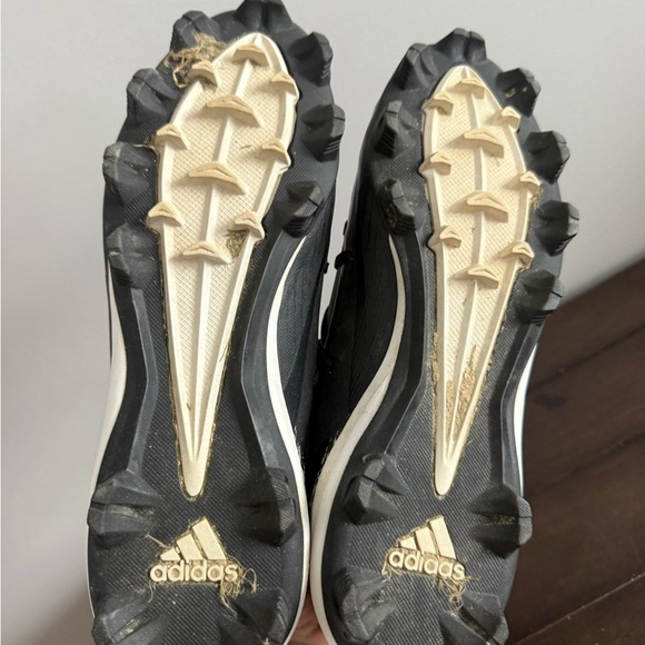 Athletic_Shoes